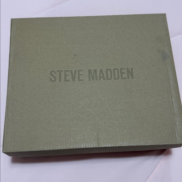 Steve Madden Shoes - Picture 2 of 5
